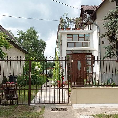 Toserdo Lakitelek Экстерьер фото
